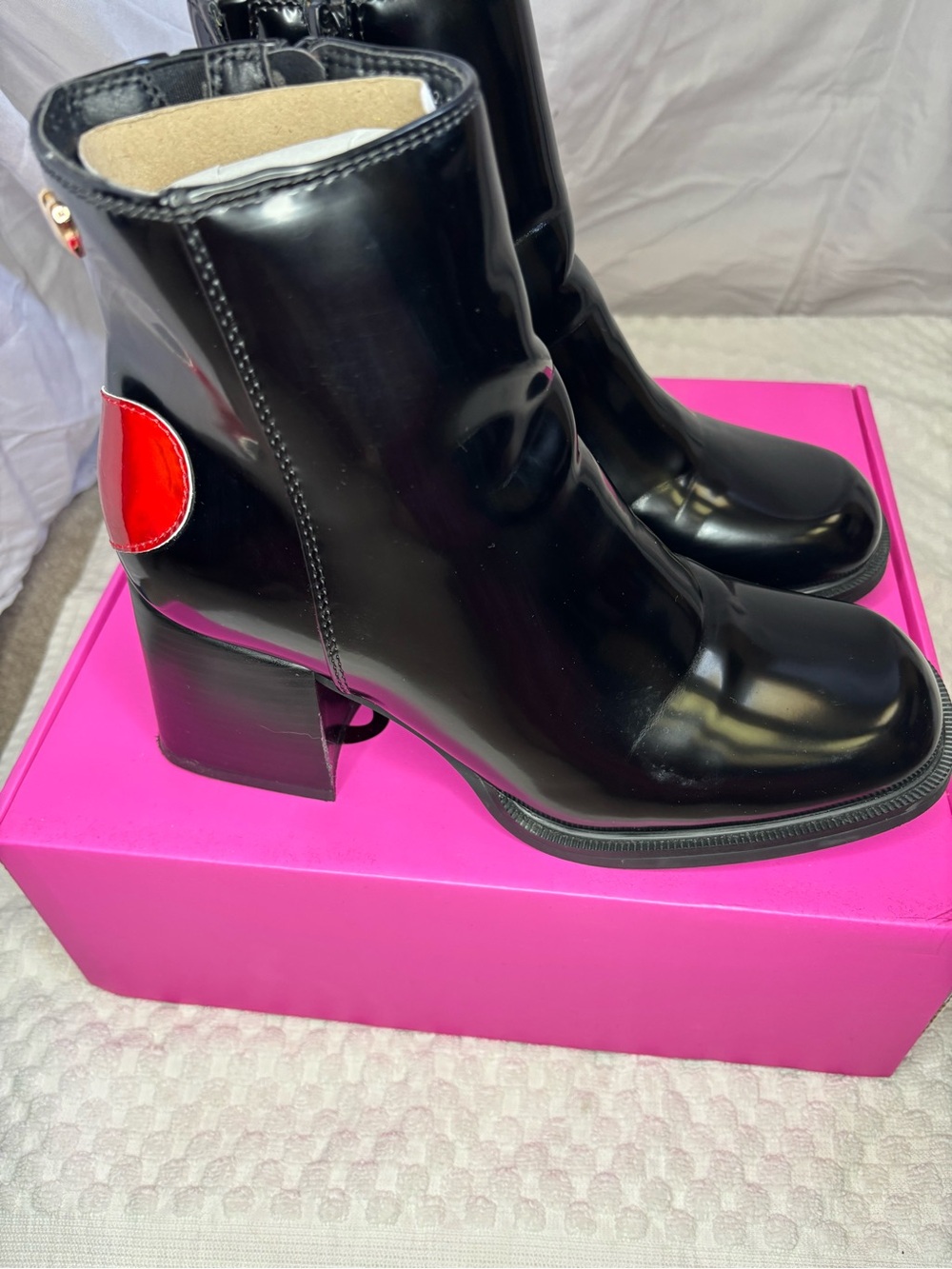 Olivia Miller size 8 Black Patent Ankle Boots with Red Heart Detail - Picture 4 of 9
